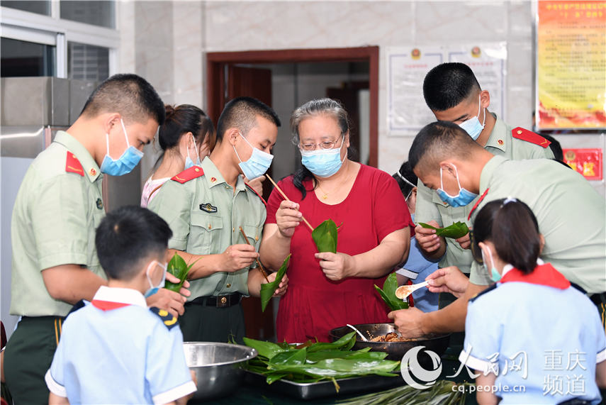 ӬF侯ٱJW־ z