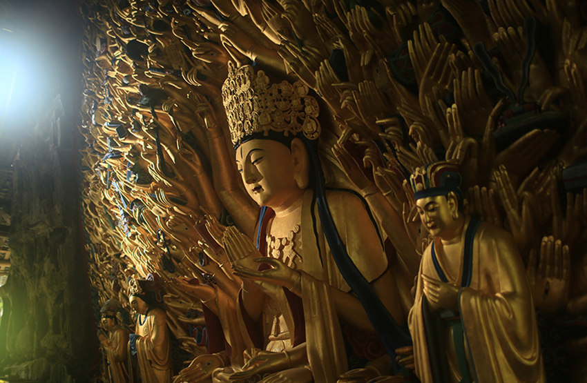 ���ɽʯ�ߵ�8̖����ǧ���^�������_���Ҕz