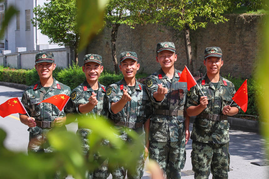 �侯�ٱ��]�����������������ġ������z