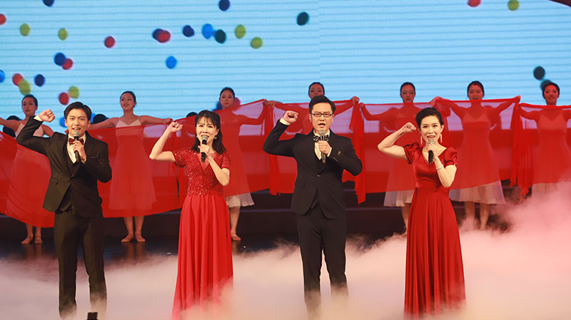 重慶理工大學《百年芳華》。重慶理工大學供圖