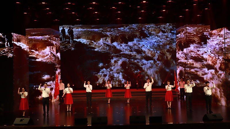 重慶外語外事學院《紅鐵》。重慶理工大學供圖