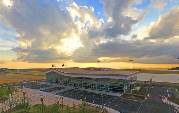 2019年8月16日，素有“云端機場”之稱的重慶巫山機場正式通航。重慶機場集團供圖