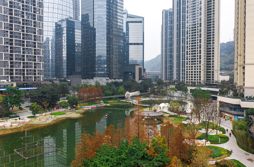 ���Ѕ^�����������z�����������B�^������ӭ����չ�_���γ��z