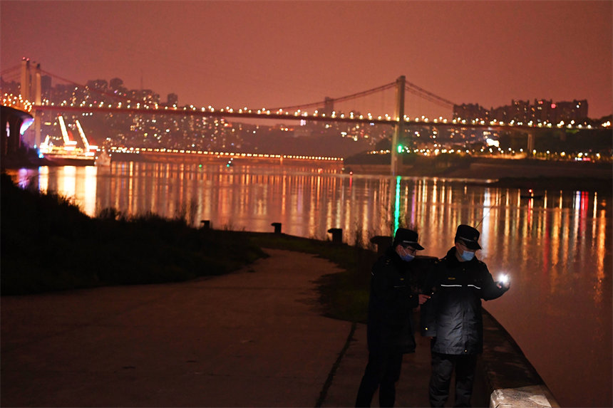 ��Ϧ֮ҹ�����ƺ�ֵ����оC�ψ̷��꠆T��ݠ�^ˮ�S�L���cѲ߉�������z