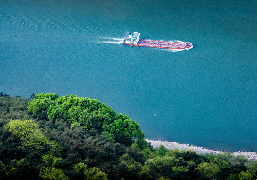 @_߅{L@ﴩ^Gˮ̲ɫz