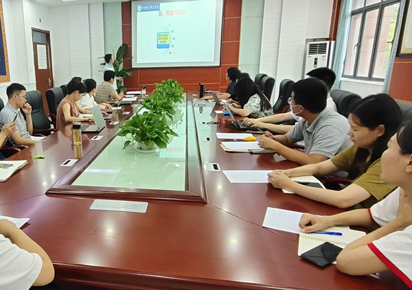 院長說專業。重慶理工職業學院供圖