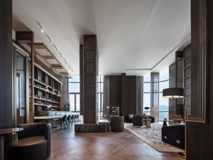 T1空中圈層會客廳紅酒雪茄吧。國浩房地產供圖