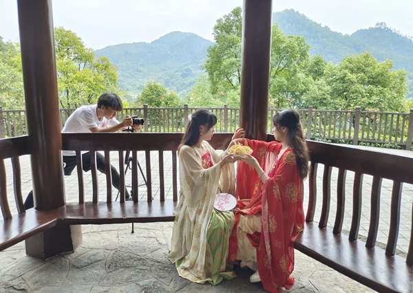 節氣視頻拍攝現場。陳陽攝