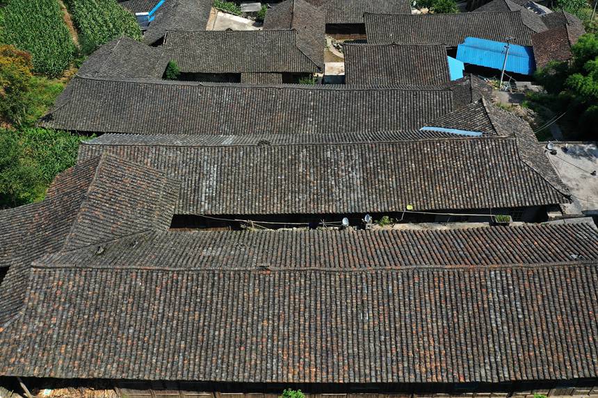 黔江區阿蓬江鎮青杠村小寨民居。楊敏攝