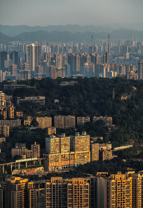 “249米一眼看重慶”活動攝影作品。觀音橋1號供圖