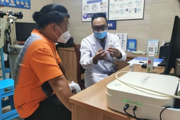 詳細講解。兩江新區第一人民醫院供圖