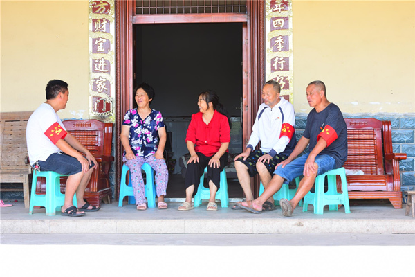 黨員入戶了解群眾需求。潼南區委宣傳部供圖