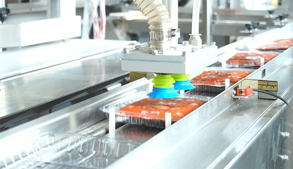 重慶秦媽實業基地生產車間。唐文蕤攝