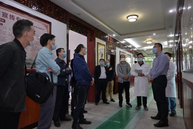 指導建設塵肺病康復站。重慶醫藥高等?？茖W校附屬第一醫院供圖