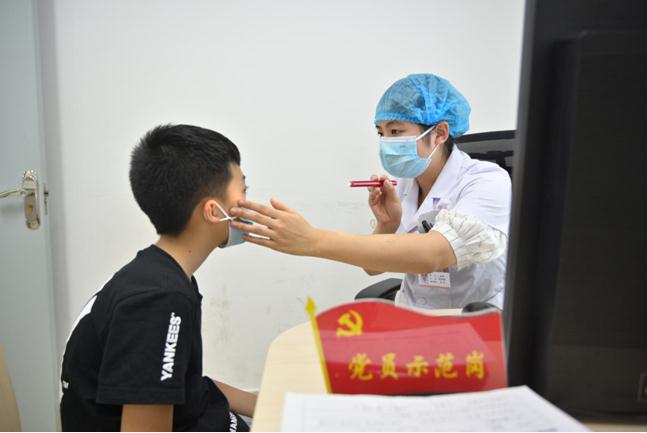 黨員示范崗。重慶醫藥高等?？茖W校附屬第一醫院供圖