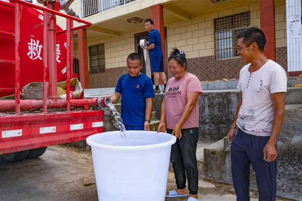 白馬鎮開展送水服務。武隆區白馬鎮供圖