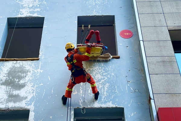 訓練現場。渝中區消防救援支隊供圖