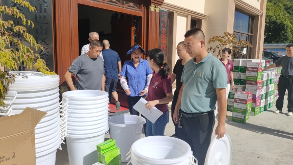 姜家鎮商會為有需要的鎮村準備應急物資。姜家鎮政府供圖