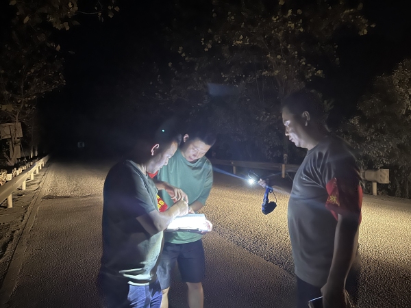 魏良斌兒子魏啟超跟著巡邏。姜家鎮政府供圖