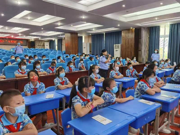 “護苗行動進校園”活動現場。江北區委宣傳部供圖