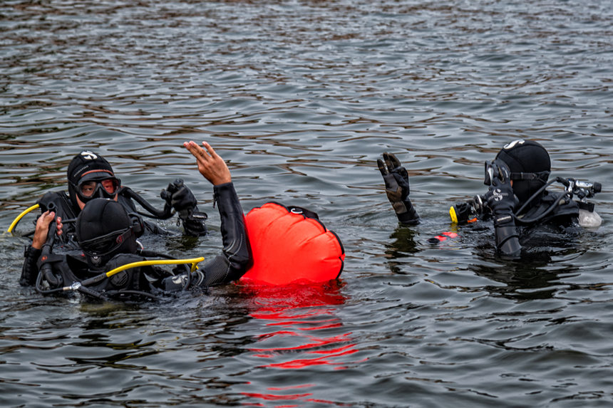 重慶特警2022年水陸兩棲專訓現場。