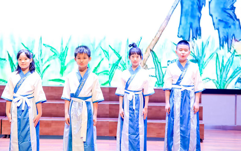 演唱五谷童謠。童心小學供圖