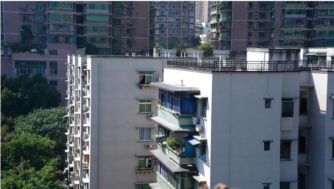 民主村片區外立面改造工程新面貌。九龍城市更新公司供圖