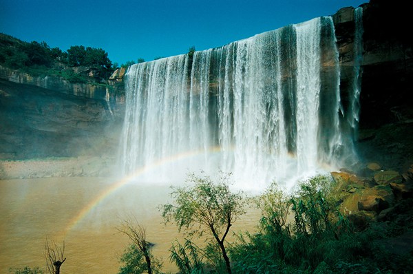 萬州大瀑布。萬州區文化旅游委供圖