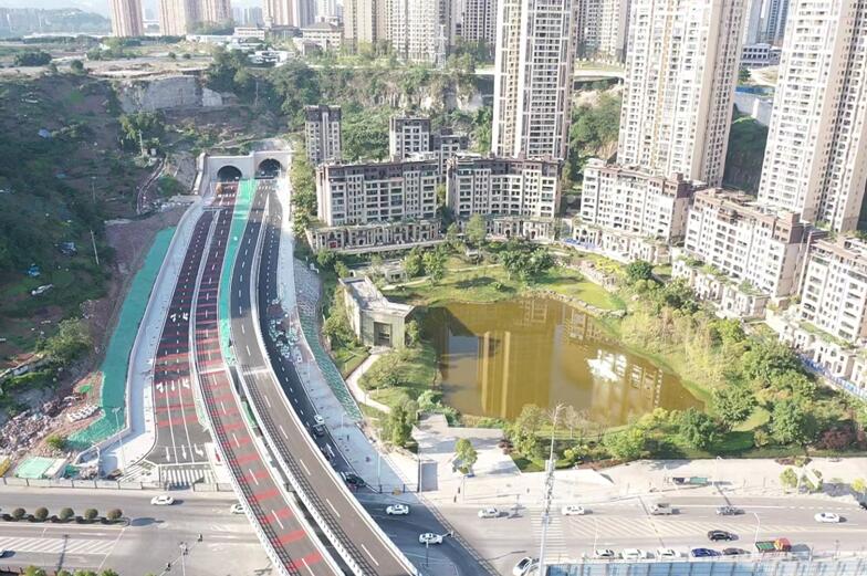 新九中路。重慶城投建設公司 供圖