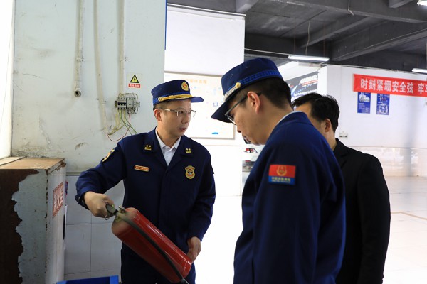 檢查現場。黔江區消防救援支隊供圖