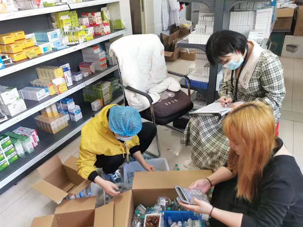 秀山縣多部門聯合開展藥品耗材集中帶量采購監督監管。秀山縣醫療保障局供圖