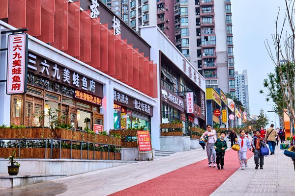 石楊路沿線改造后的白天實景。九龍城市更新公司供圖