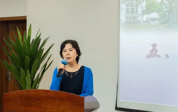 南渝中學副校長唐曉玲。南渝中學供圖