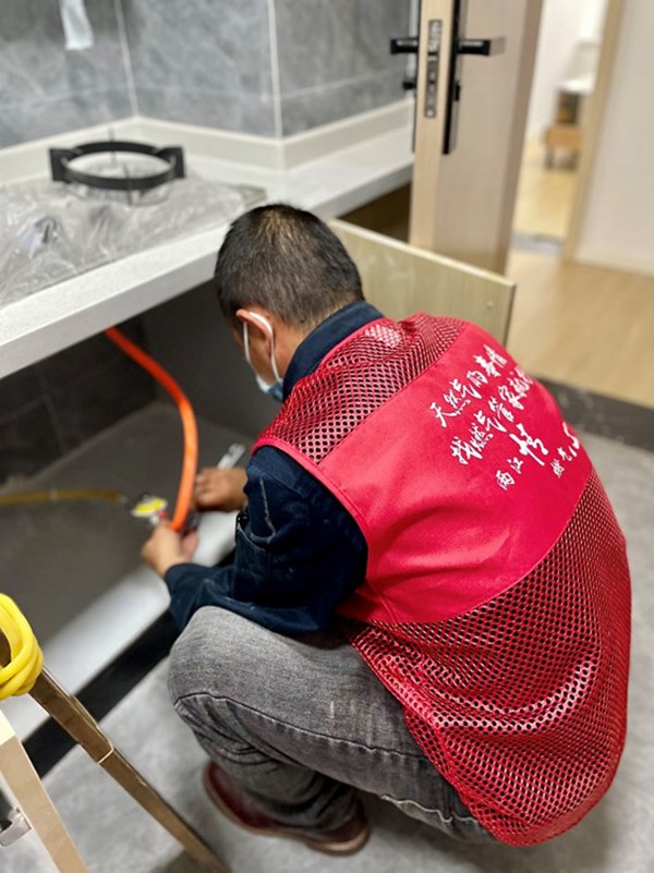 重慶燃氣兩江公司完成緊急通氣任務，保障重點區域場所如期投用。楊俊彥攝