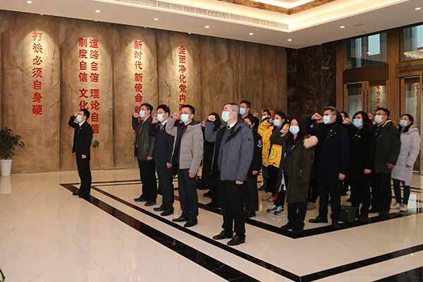 開展黨建活動。新華保險重慶分公司供圖