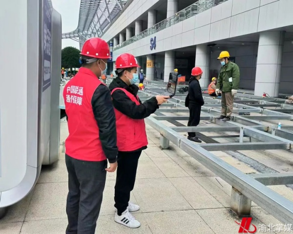 聯通渝北分公司為國博中心方艙醫院網絡擴容。