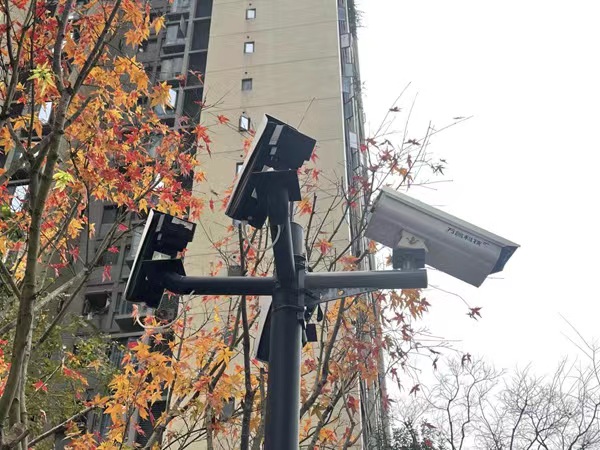 高空拋物監測攝像頭。萬科物業供圖