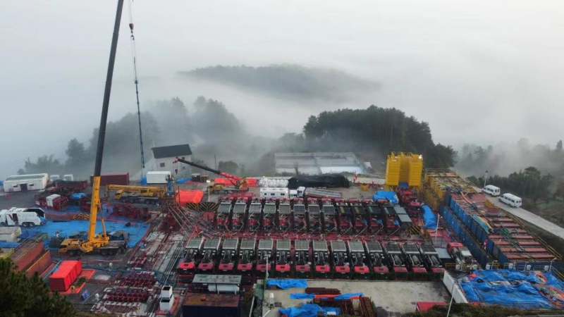 綦江頁巖氣田丁頁7井大型壓裂施工現場。中國石化勘探分公司供圖