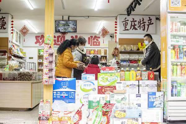 商圈內小店正式營業。王歡攝