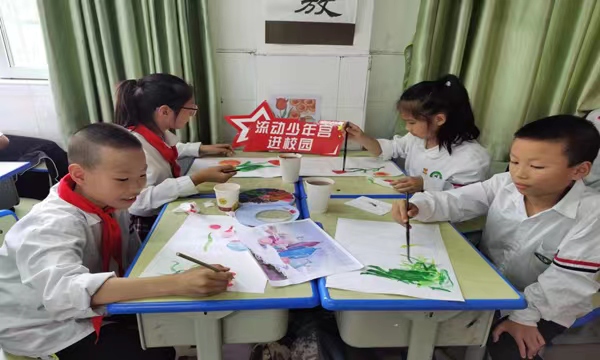 流動少年宮進校園。榮昌區青少年活動中心供圖