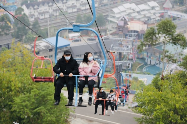 美心紅酒小鎮索道迎客來。受訪者供圖