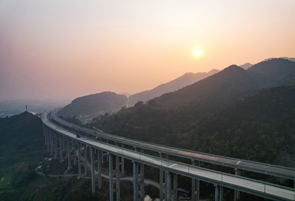 合璧津高速公路。中鐵建重投集團供圖