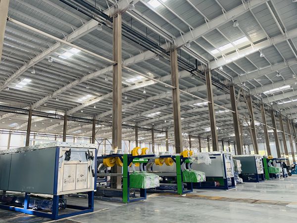 金龍電工智慧工廠進入新設備安裝調試階段。金龍電工供圖