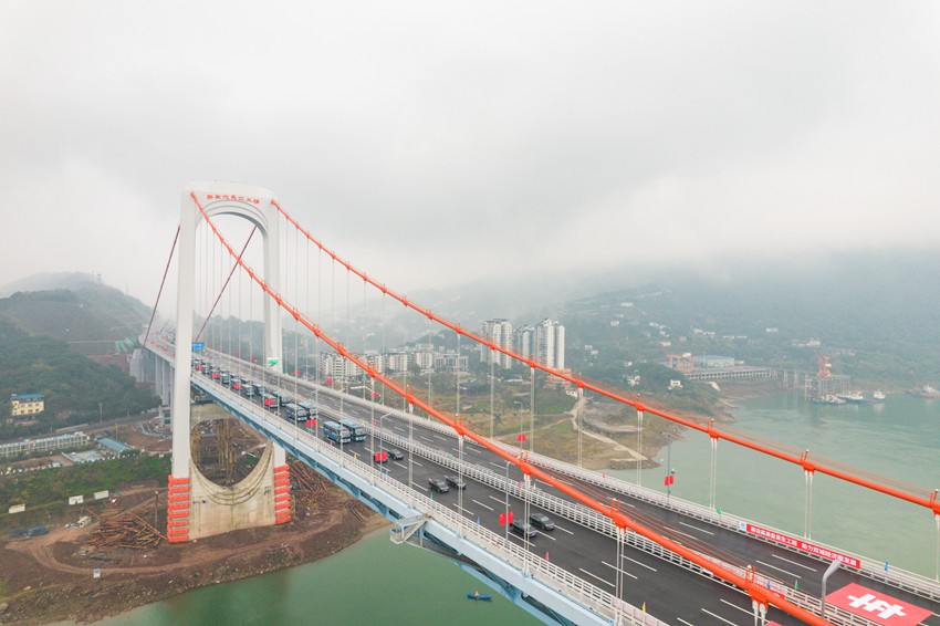 重慶郭家沱長江大橋。鄒樂攝
