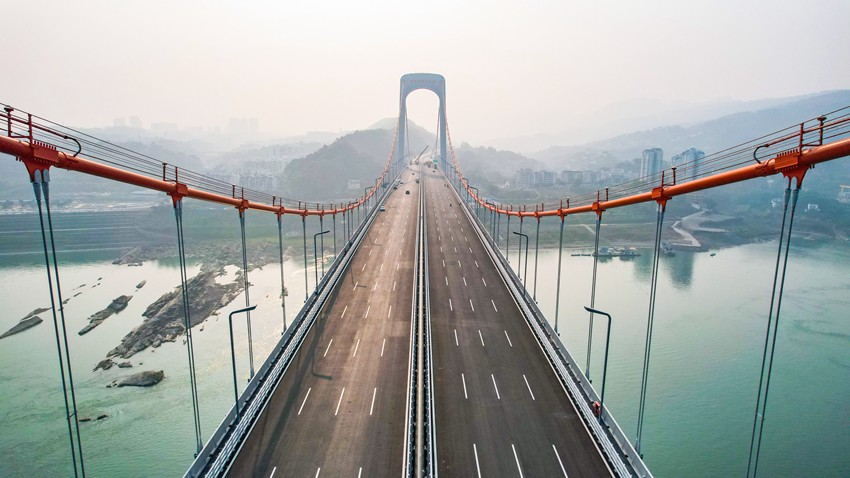 重慶郭家沱長江大橋。鄒樂攝