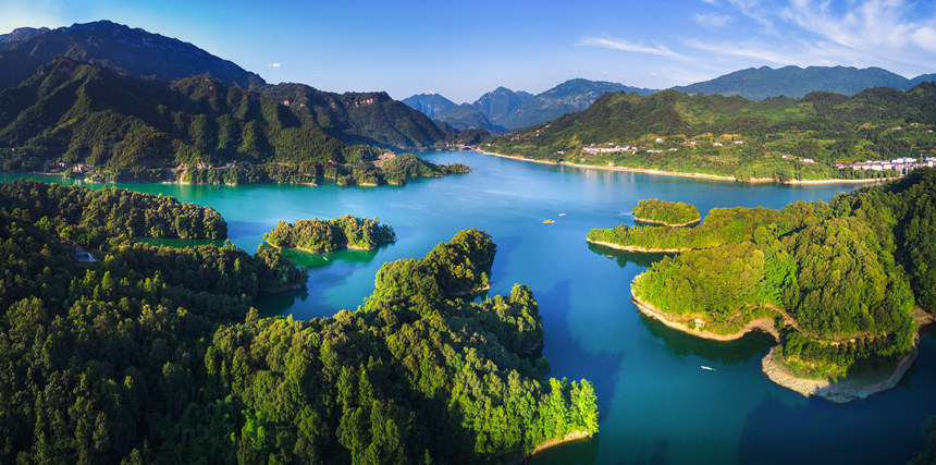 重慶武隆芙蓉湖國家濕地公園。