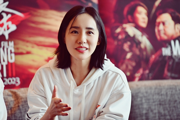 領銜主演王智。鄒樂攝