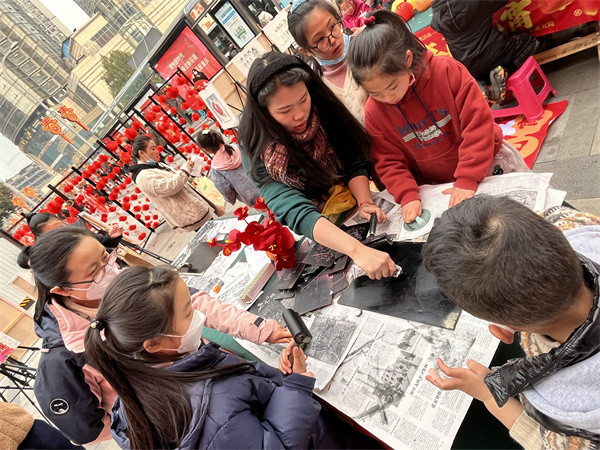 2023年“我們的節日——元宵節”歡喜鬧大年傳統文化體驗活動。九龍坡區委宣傳部供圖