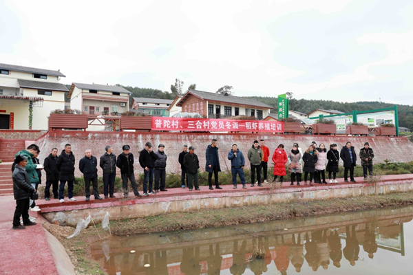 黨員冬訓現場。覃倫攝