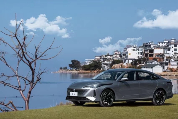 長安逸達上市。長安汽車供圖